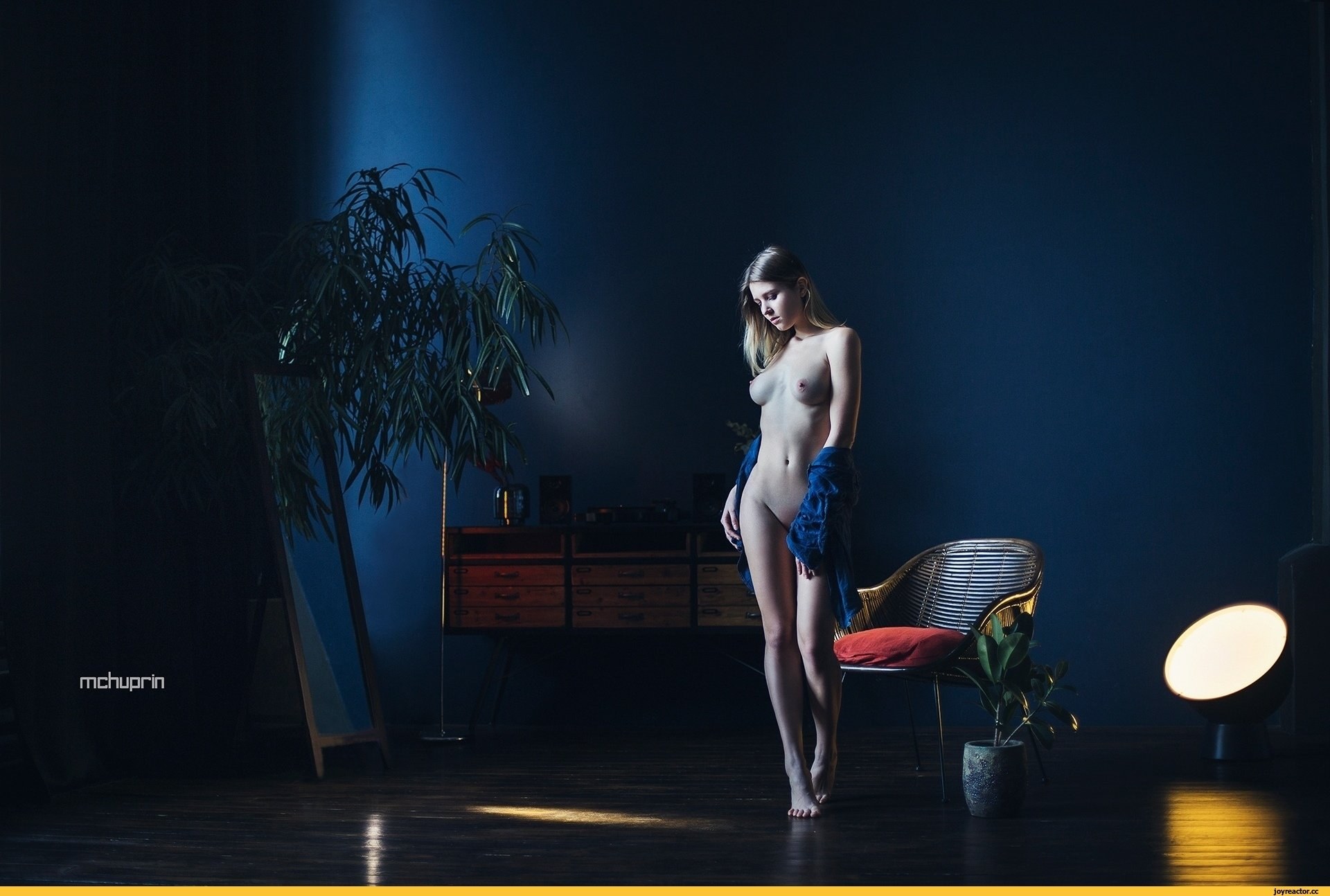 152 Gallery Site: Where Art Meets Erotica in a Stunning Photo Collection