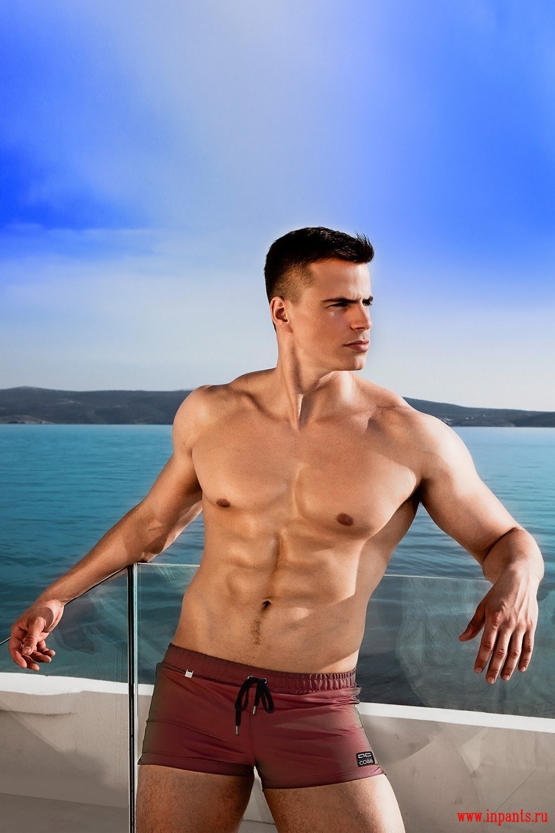 Виктор хориняк голый