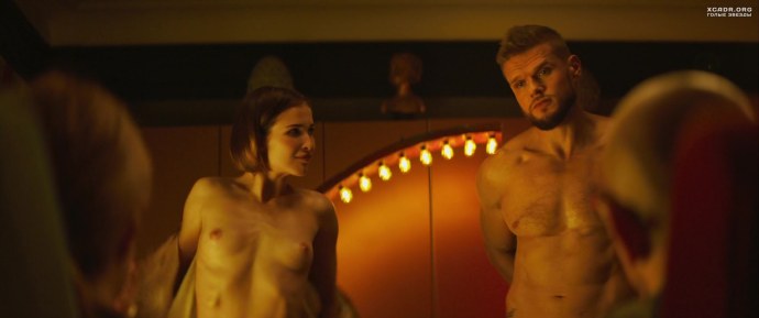 Сериал Патриот голые сцены