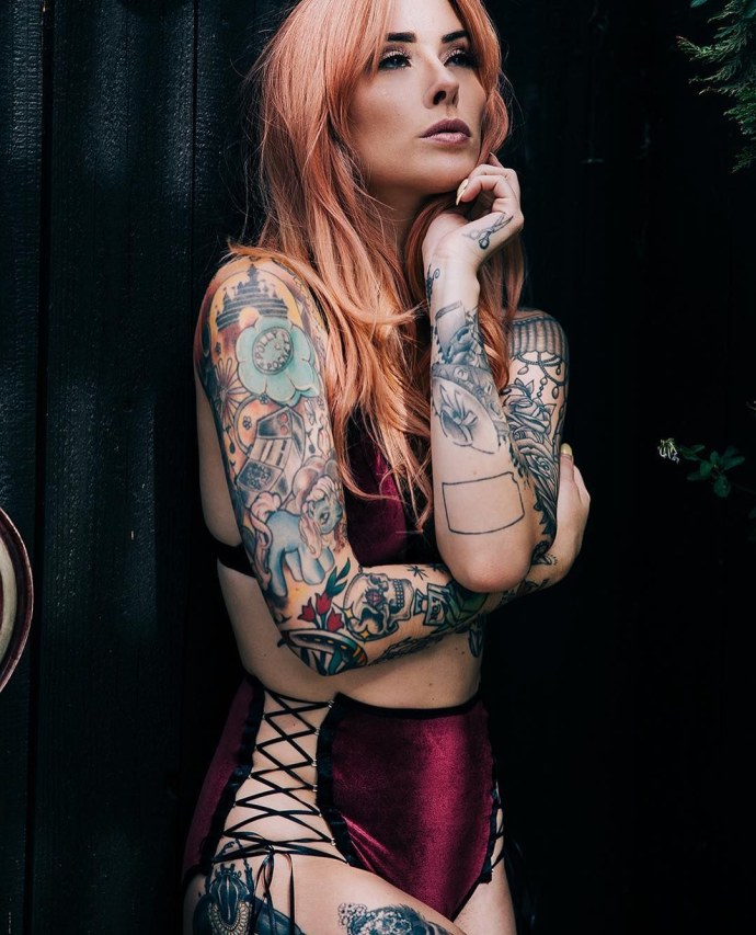 Алиша девушка с татуировками