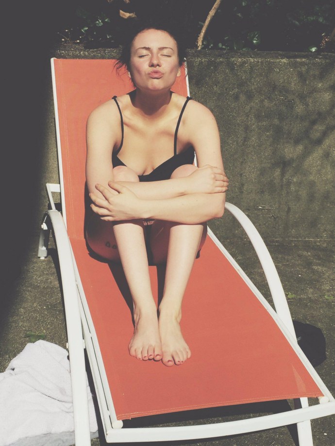 Мэдди Филлипс ножки