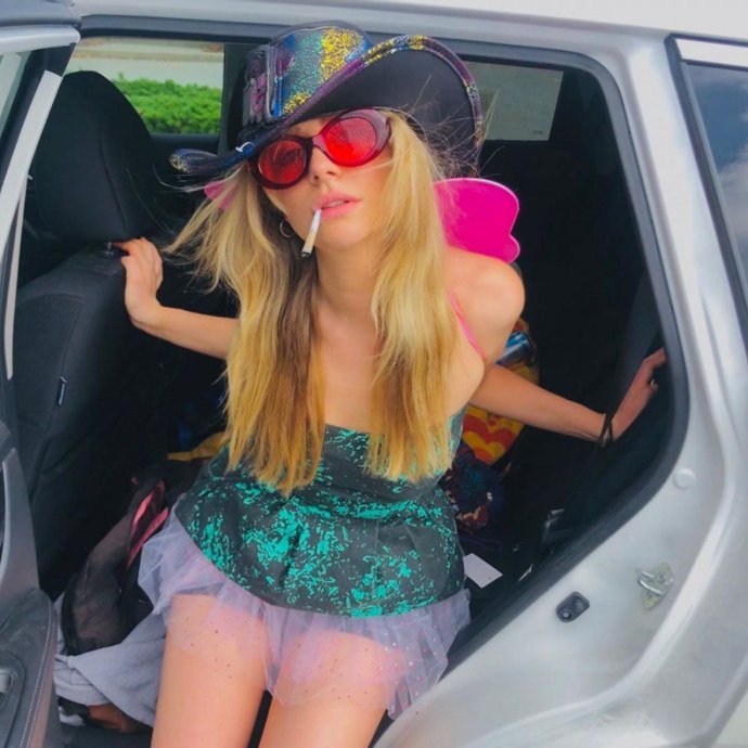 Мэдди Филлипс ножки