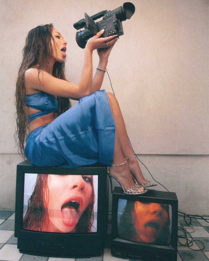 Maddie Ziegler скандал