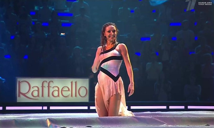 Большие целлюлитные бедра