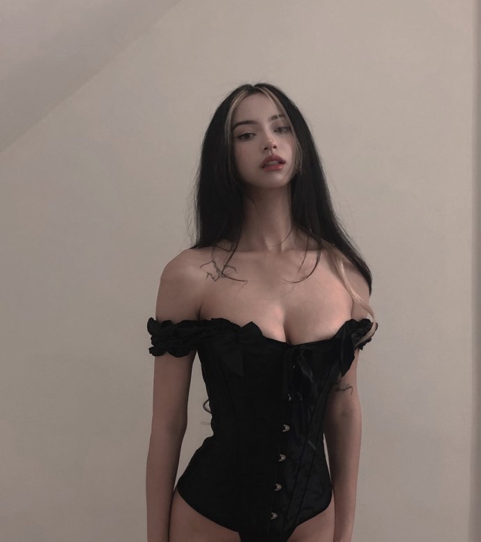 Серёжа канснакс в трусах