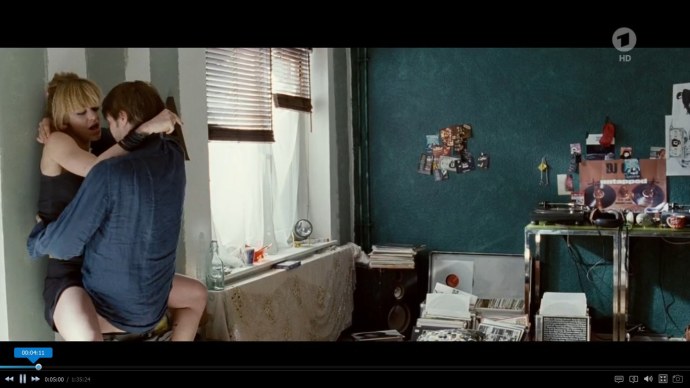 Голые киски молоденьких