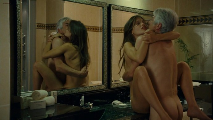 Марина вакт голая в фильме молода и прекрасна