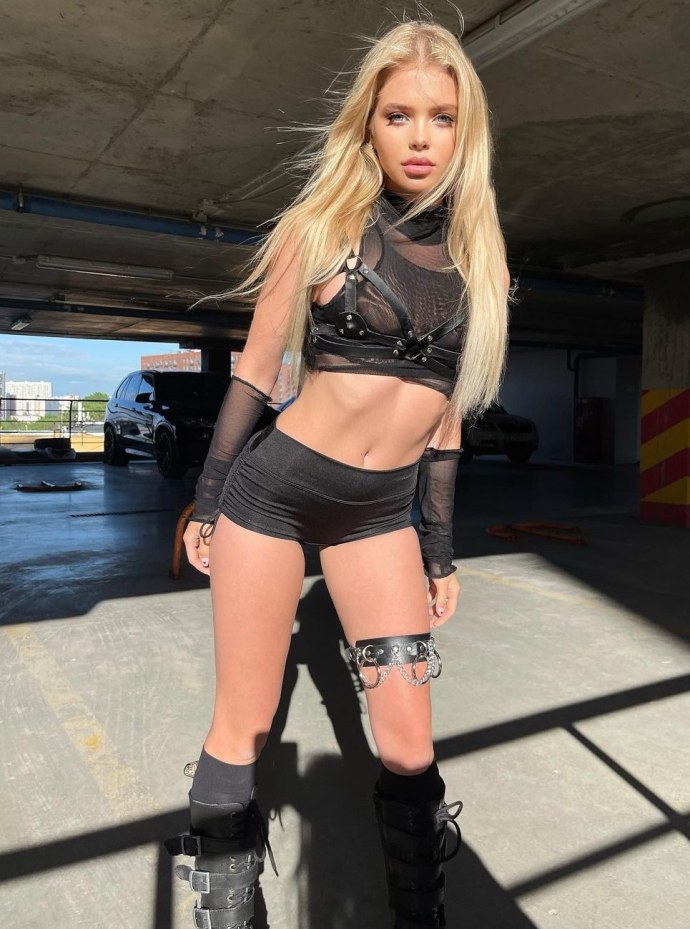 Девушка Актив