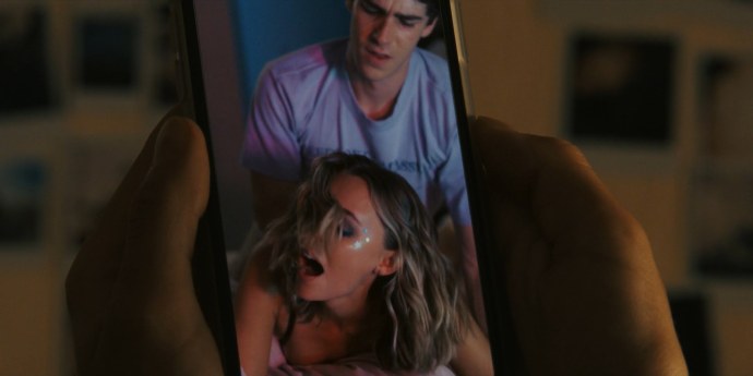 Мэдисон Айсмен топлесс