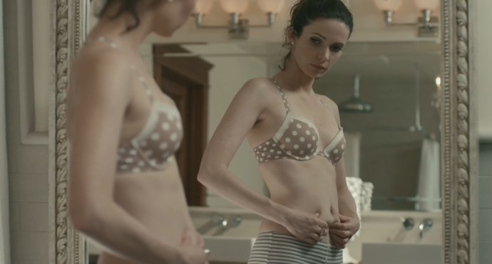 Марина вакт голая в фильме молода и прекрасна