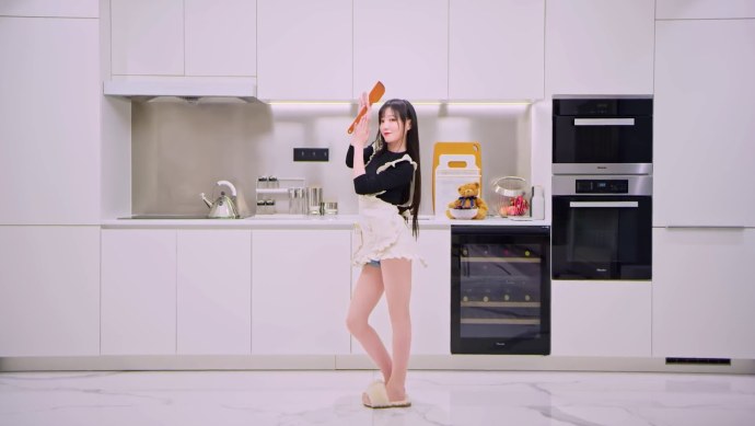 Айдол Карина Эдит