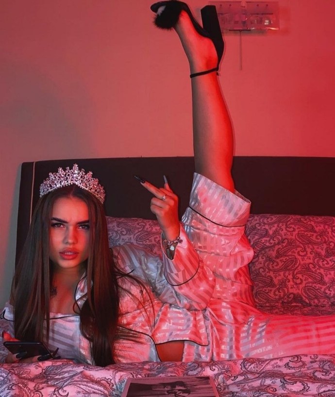 Екатерина Голышева тик