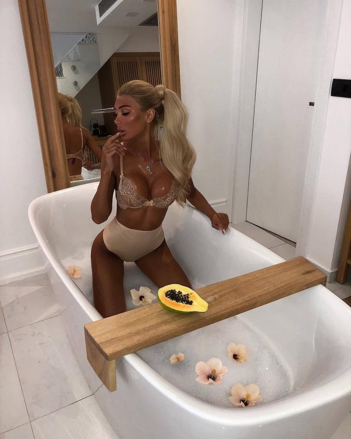 Фигура для рисования одежды