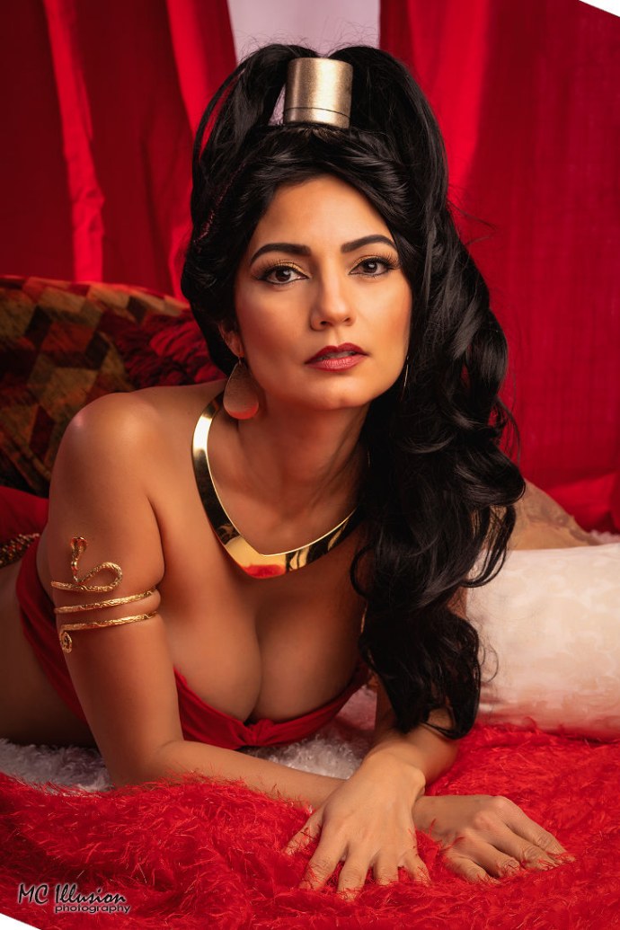 Ирина Шейк в чулках