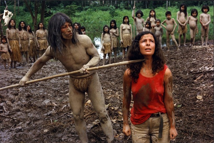 Натали Эммануэль в бикини