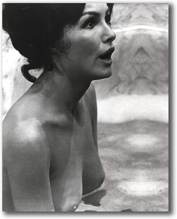 Джули Ньюмар Хешке голая