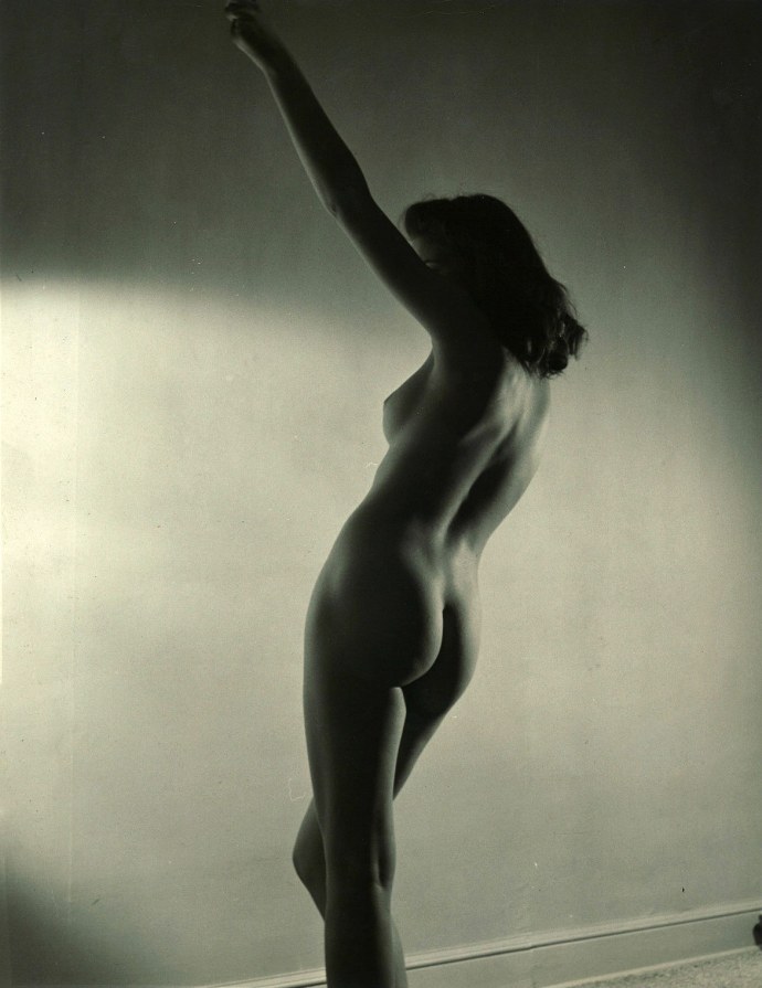 Джули Ньюмар без трусов