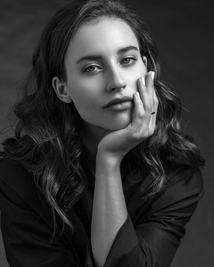 Алена Савостикова ножки