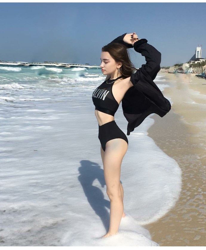 Ангелина Поплавская hot