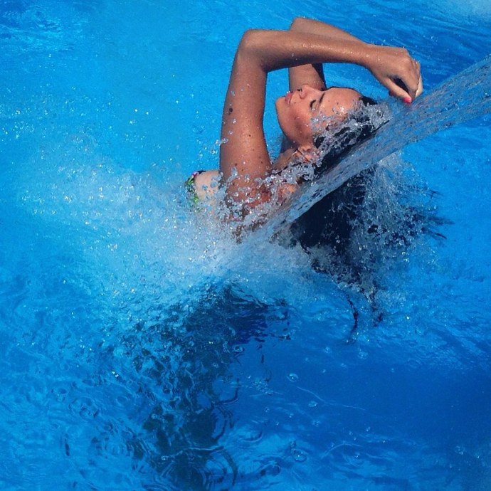 На свидание девушка спешила