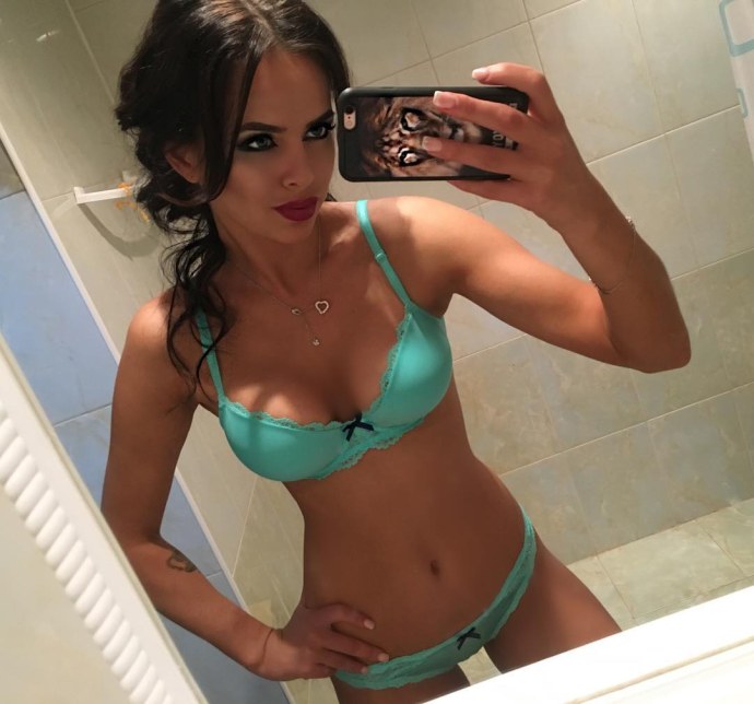 Виктория Романец ню