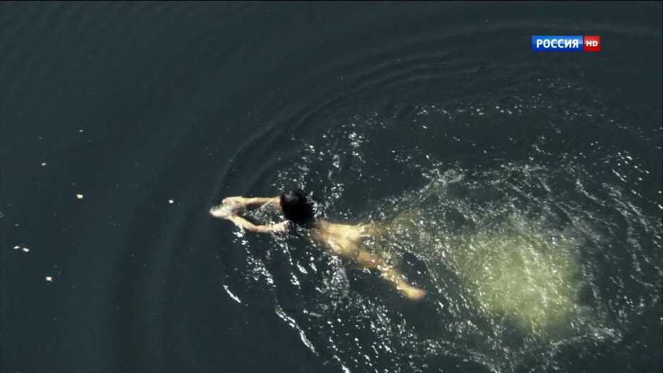 Зоряна Марченко купается