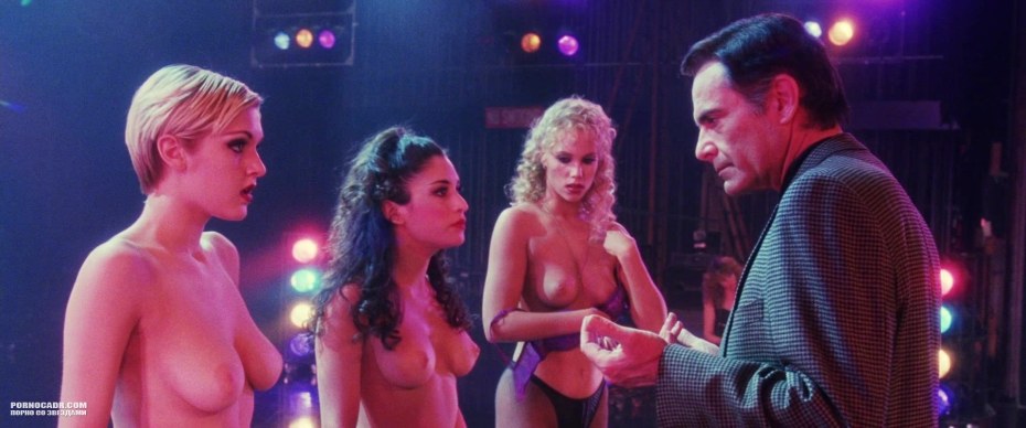 Шоугелз 1995 Элизабет Беркли голая