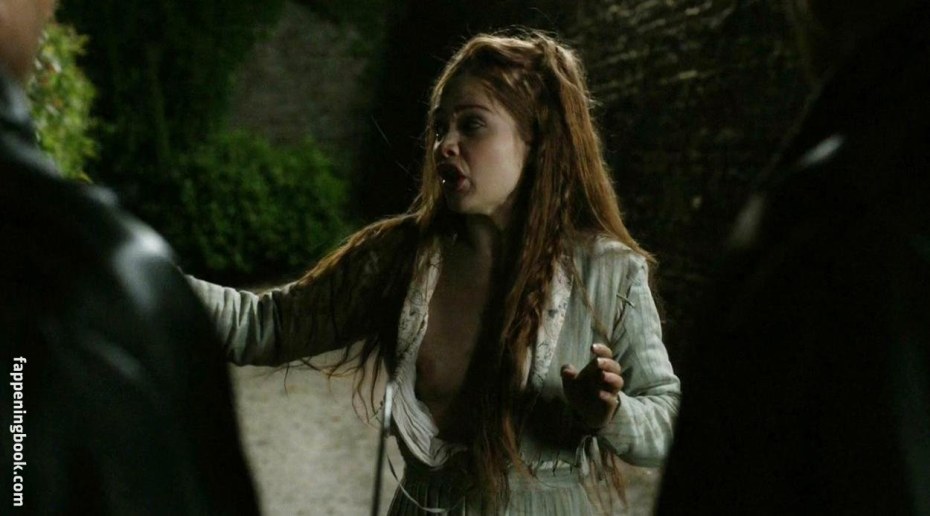 Гера Хилмарсдоттир топлес