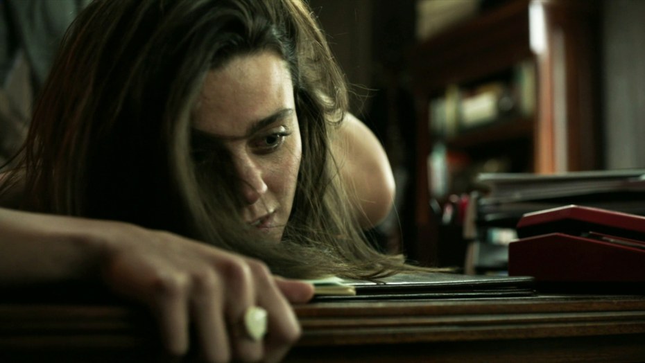 Клара Альварадо бумажный дом