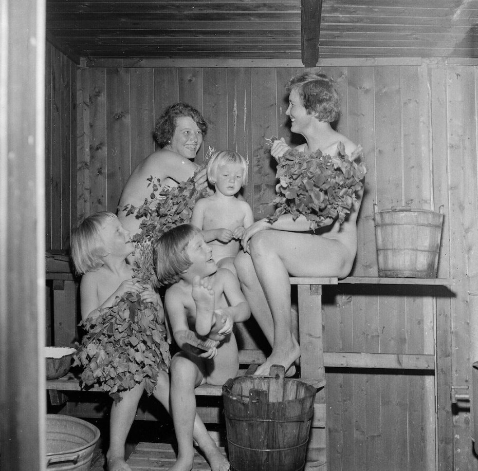 Женский день в бане голые