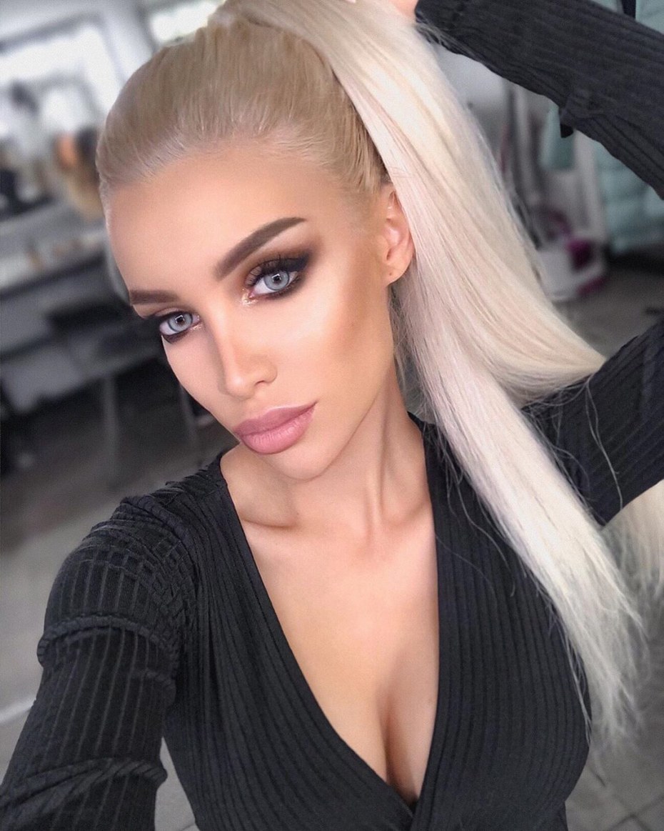 Софья Евстигнеева горячее