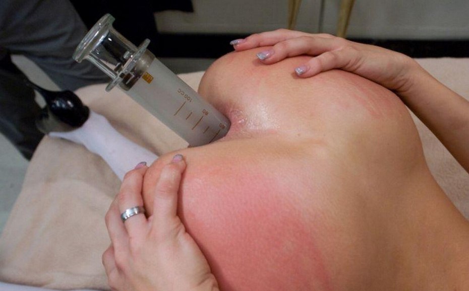 Градусник в попу девушке