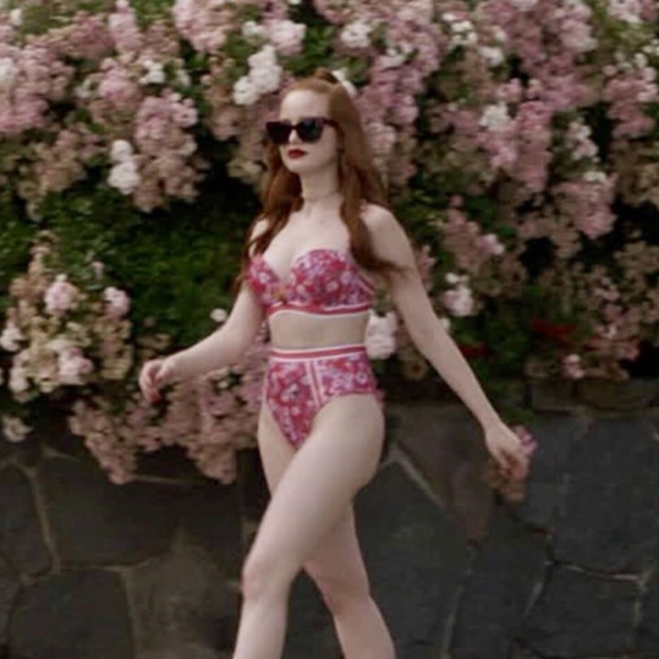 Шерил блоссом в купальнике