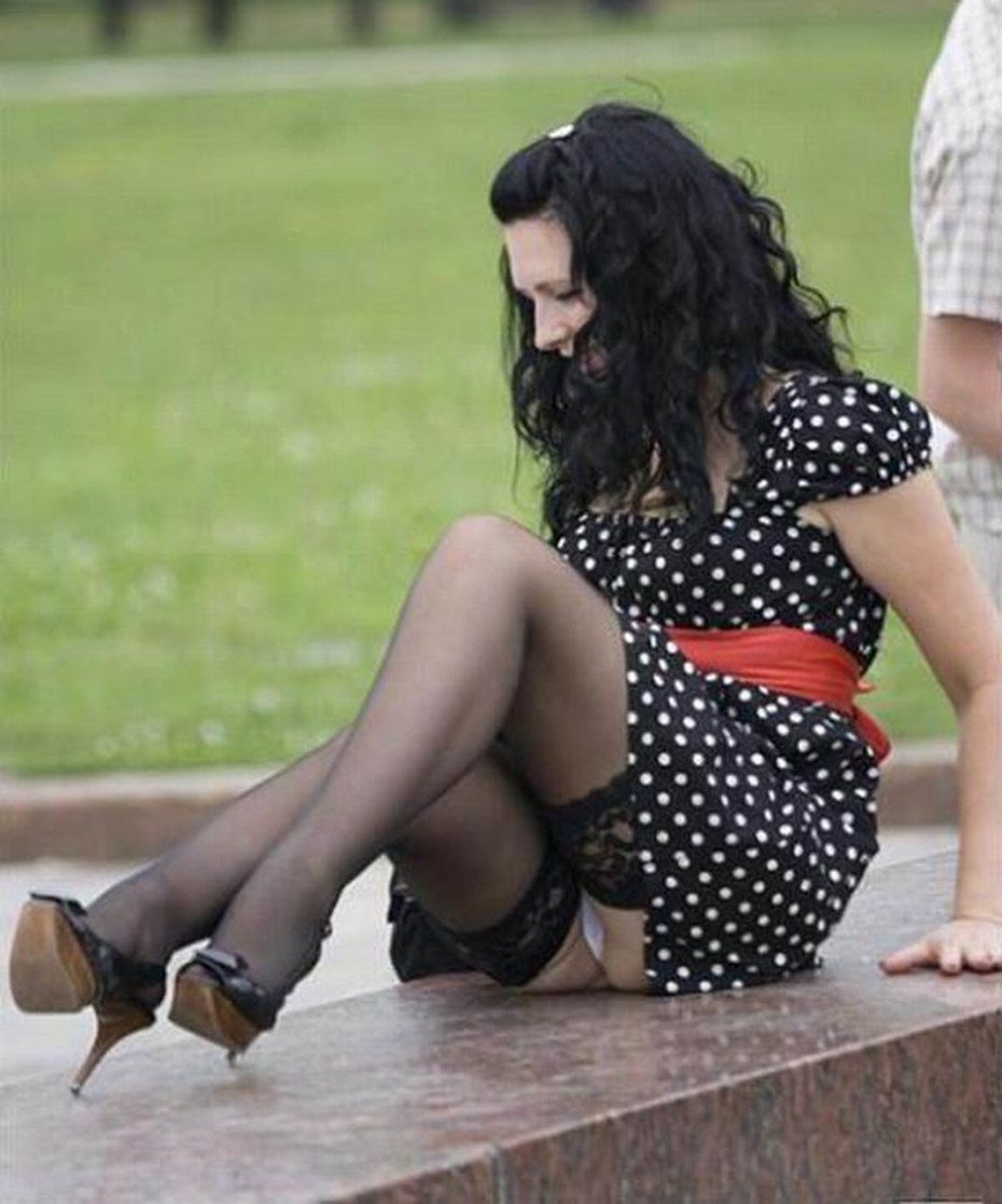 Полные ножки в колготках