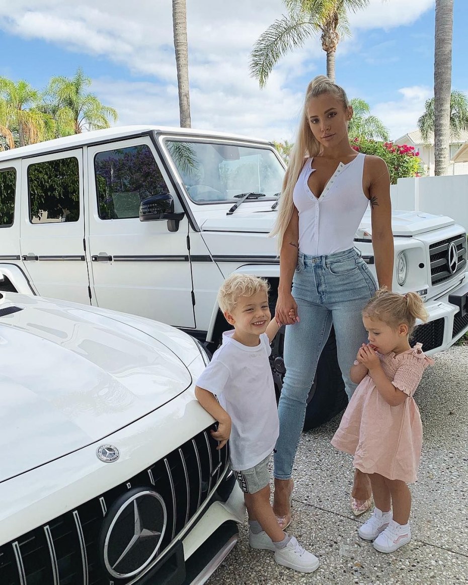 Tammy Hembrow до пластики