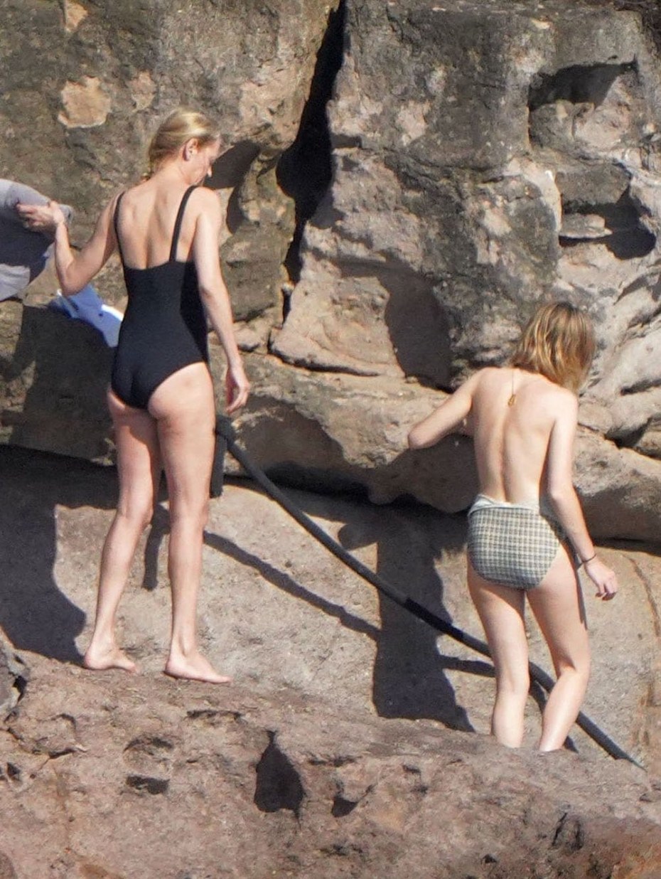 Пионерка всегда готова