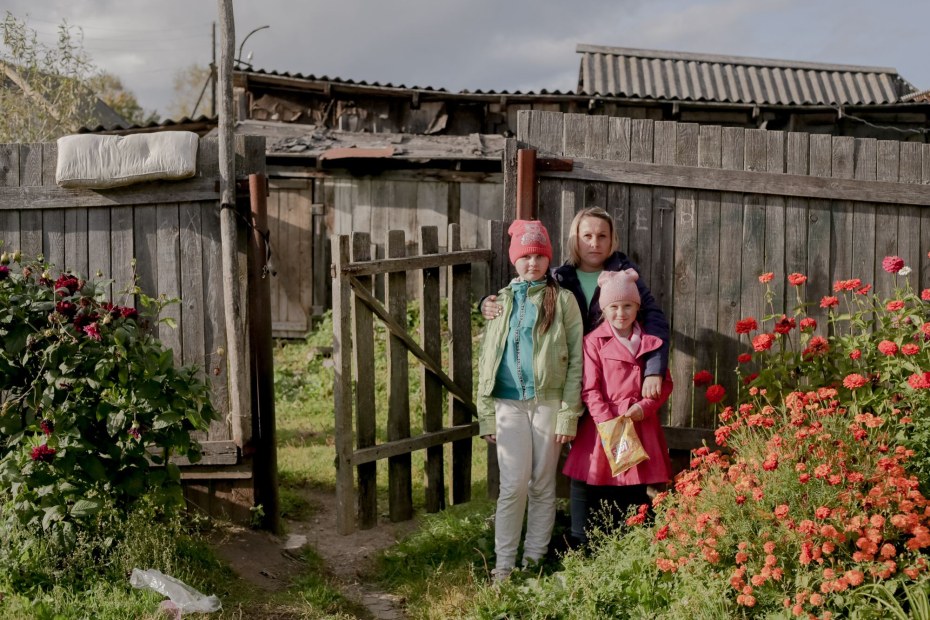 Девушка в сарае