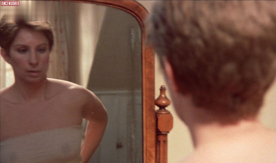 Барбара Стрейзанд в купальнике