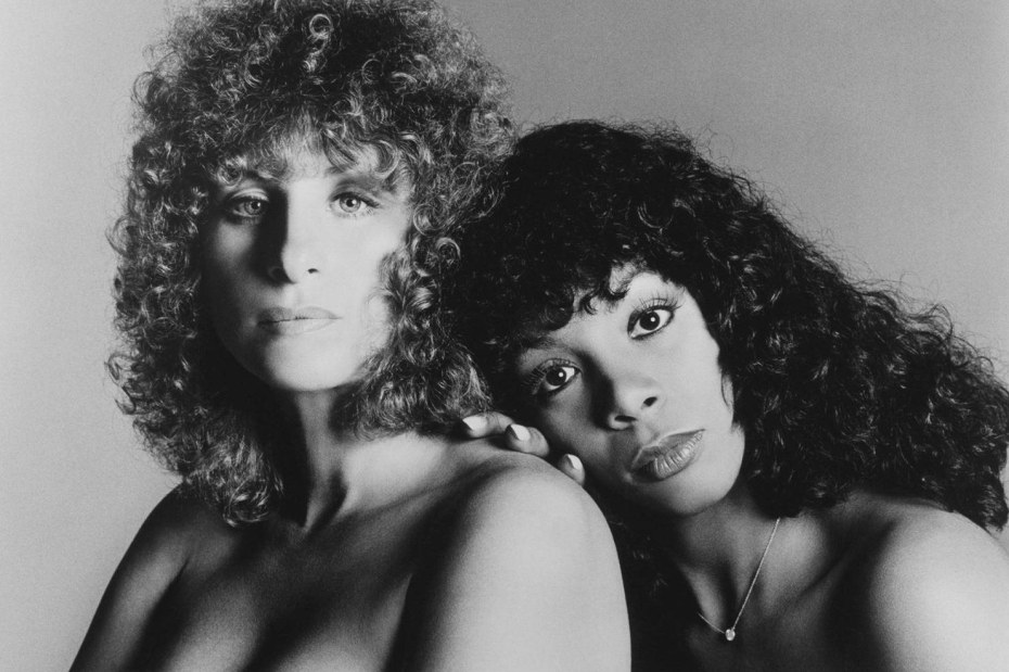 Барбра Стрейзанд голая