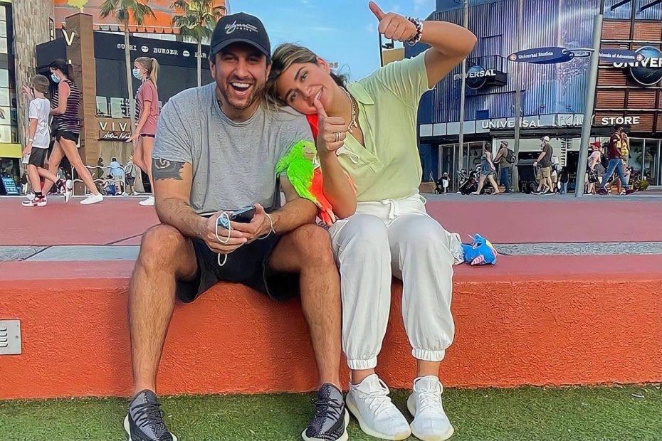 Амиран Сардаров жена