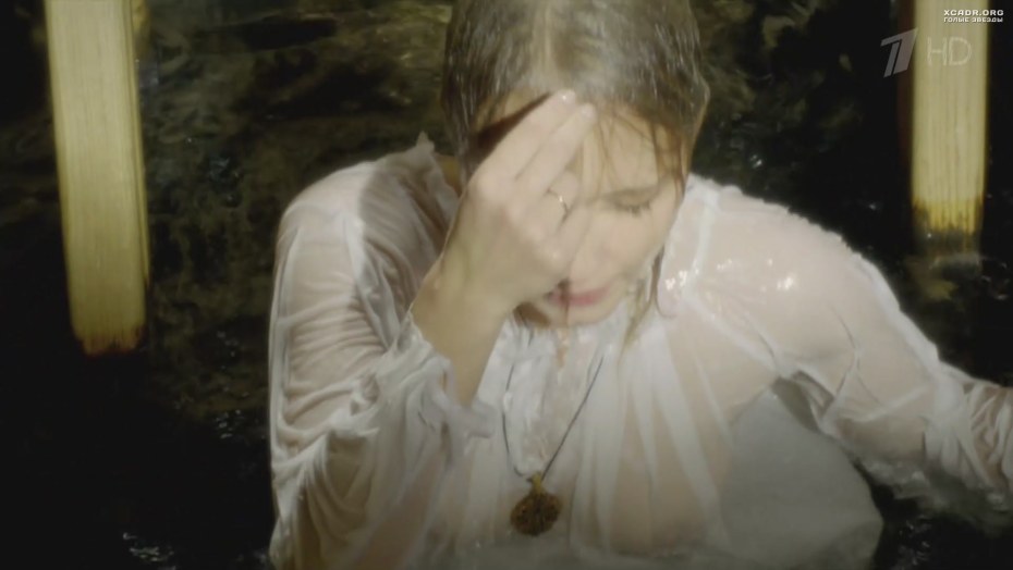 Поли́на Сы́ркина голая