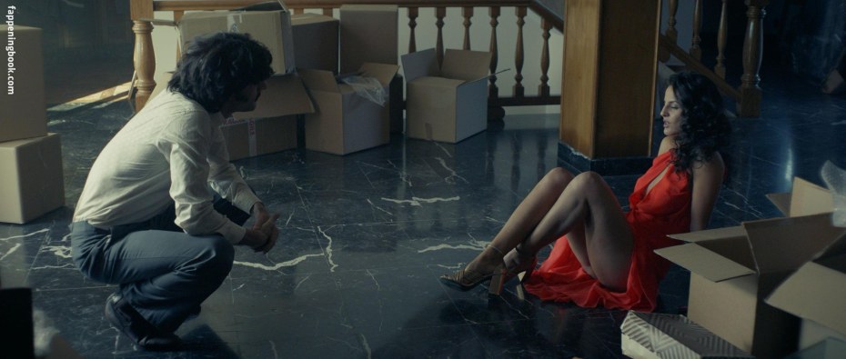 Андреа Завацки грудь