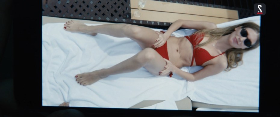 Кристина Асмус постельная сцена в фильме