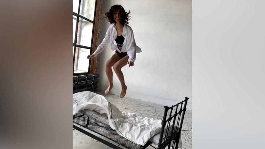 Шей Митчелл горячие