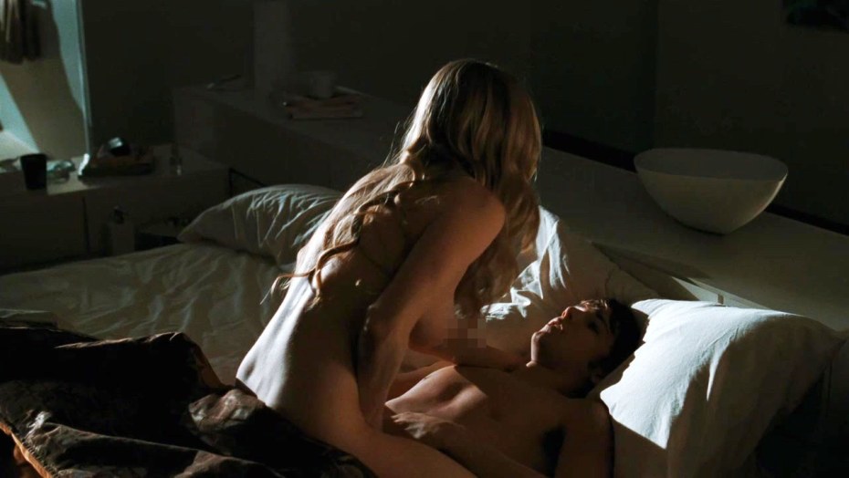 Аманда Сайфред голая в кино