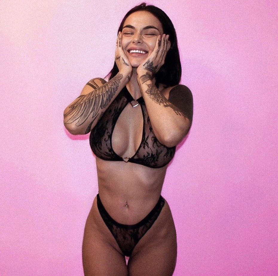 Камила Смогулецка боец