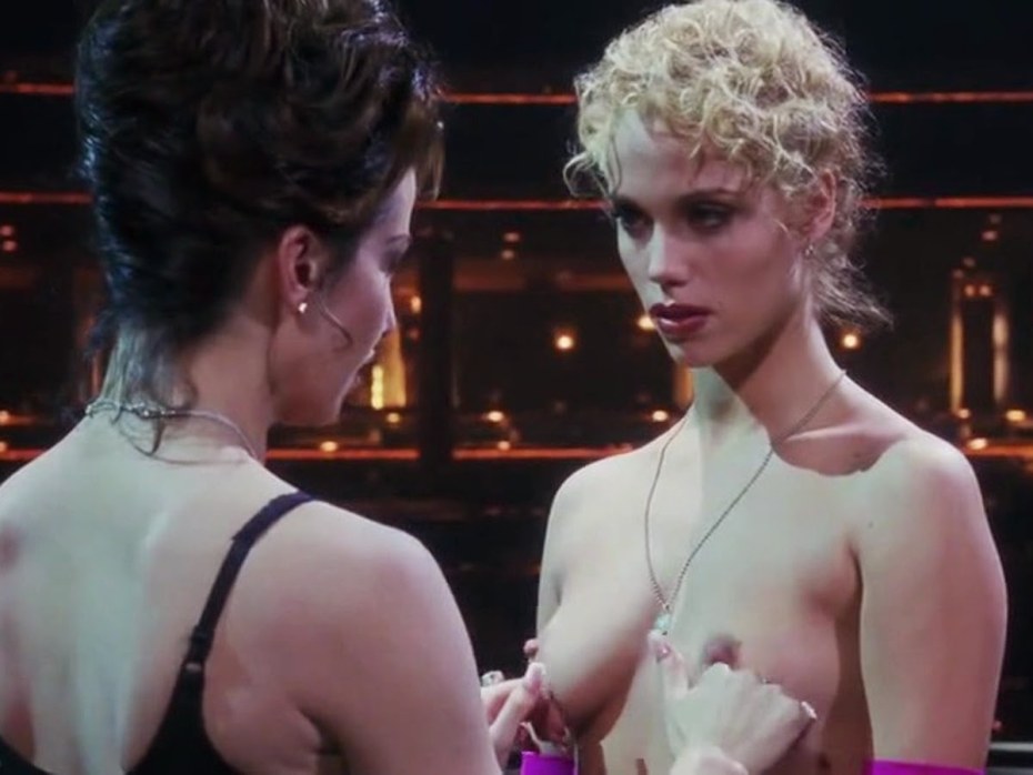 Шоугёлз Элизабет Беркли лесби