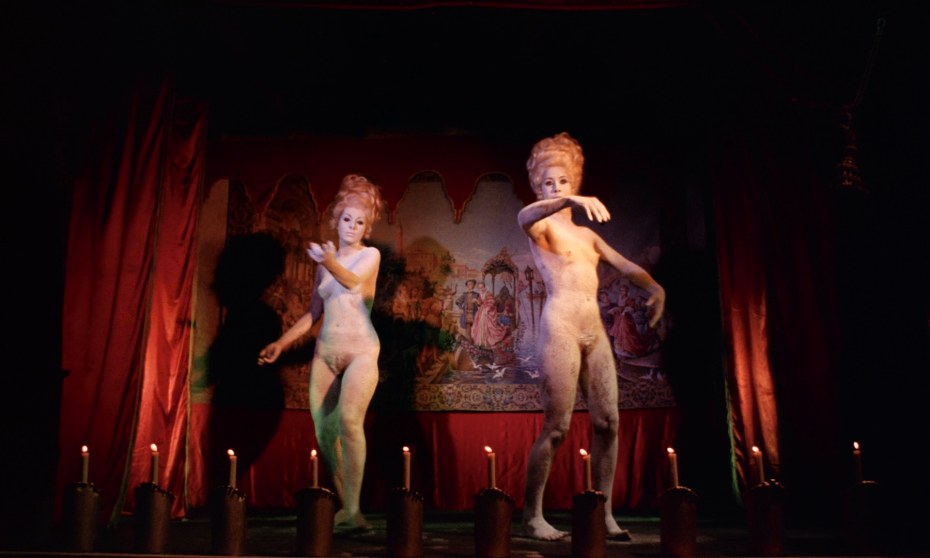 Ромина Пауэр без трусов