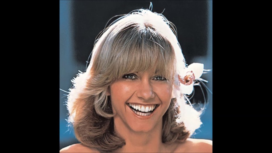 Оливия Ньютон-Джон сиськи