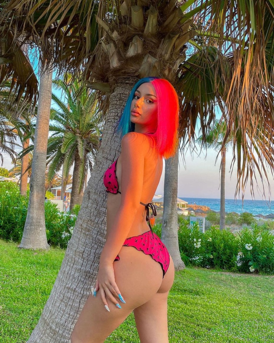 Сливы интимки девушек